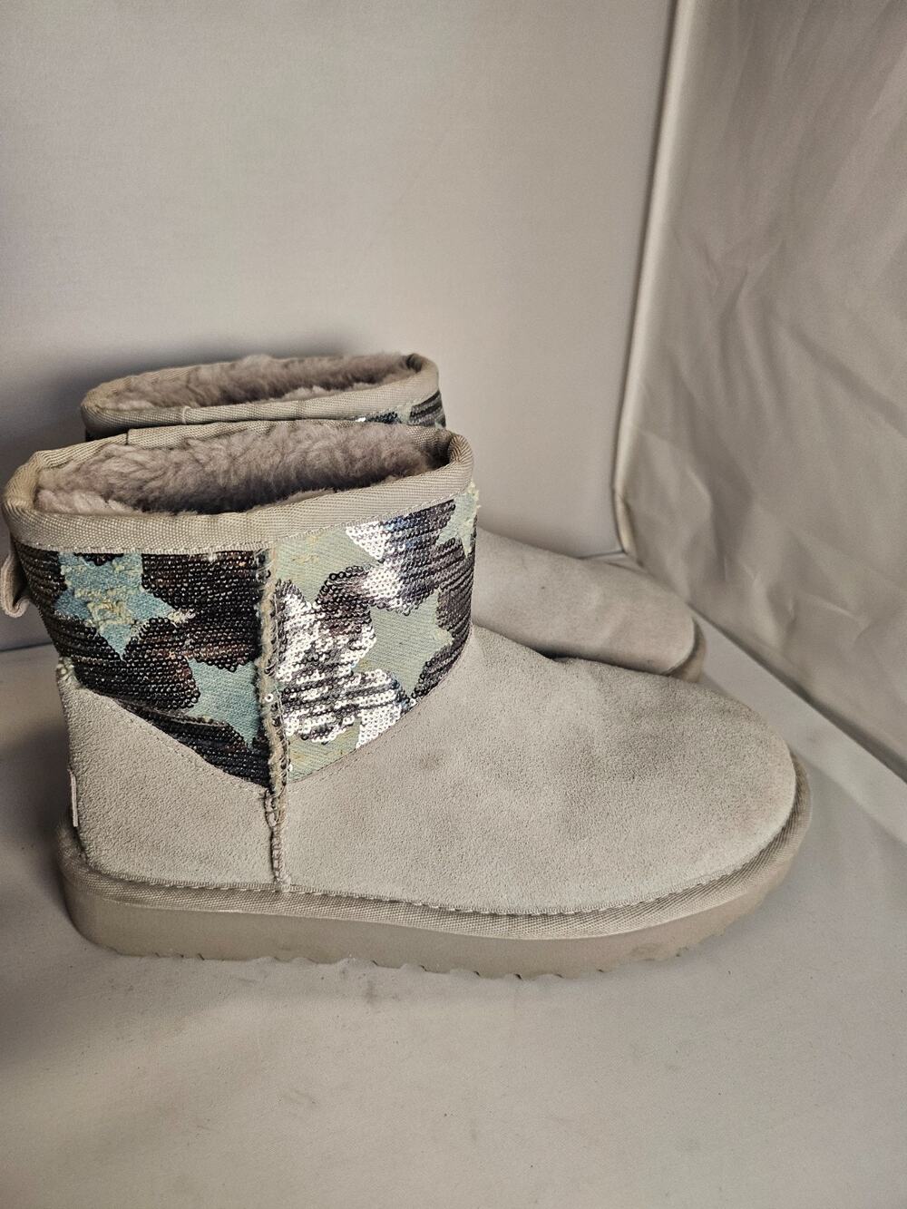 UGG Classic Mini Sequin Star Boots in Gray Women's Sz 5 Ankle Booties Slip On